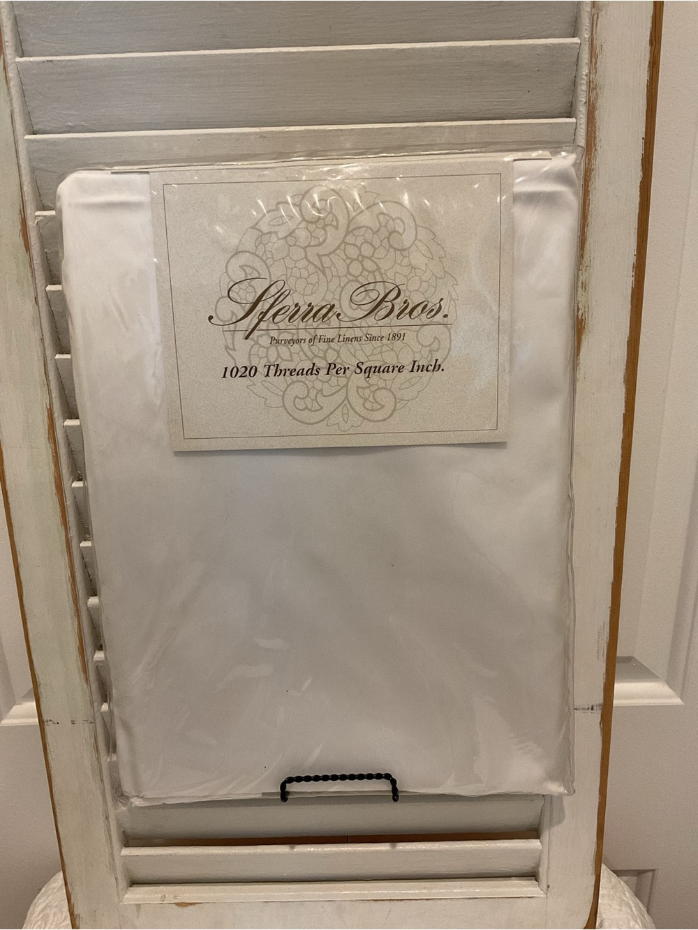 SFERRA Twin Fitted Sheet- 1020 Thread Count - Picture 2 of 5